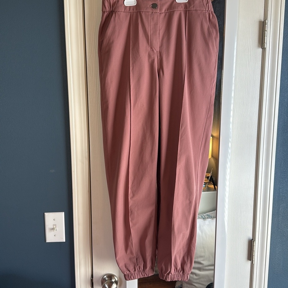Lululemon Warpstreme High-Rise 7/8 Jogger /
Women's Sz. 27 / Spiced Chai